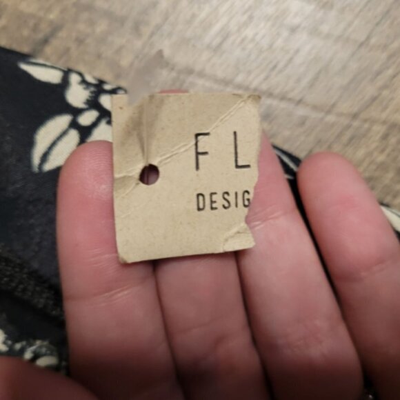 2 for $20 Flynn Skye Dress (NEW) Floral Off Shoulder Ruffle Size S - Picture 6 of 6